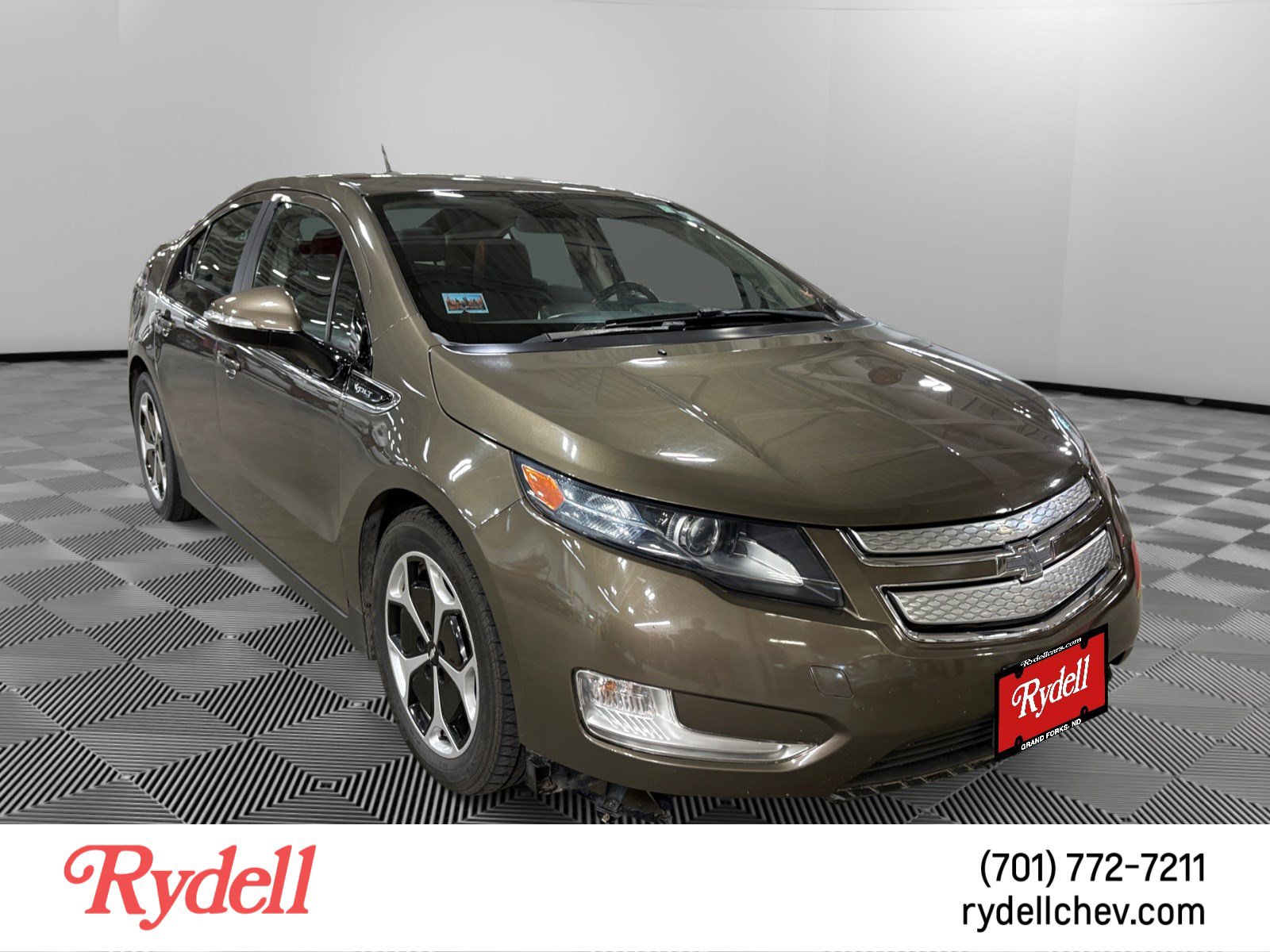 Used 2014 Chevrolet Volt Premium w/ Premium Trim Package FWD image 4