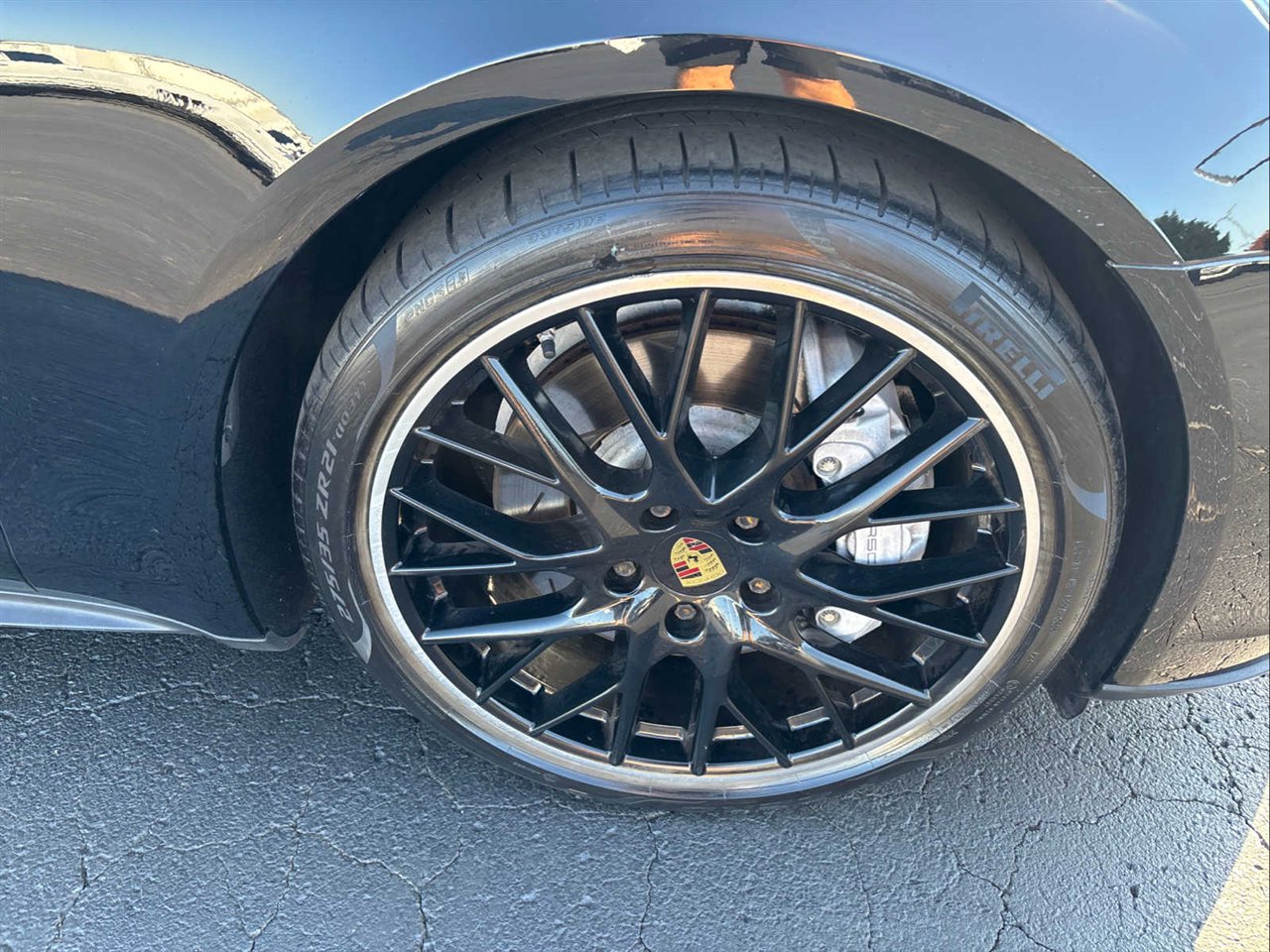 Used 2018 Porsche Panamera 4 image 23