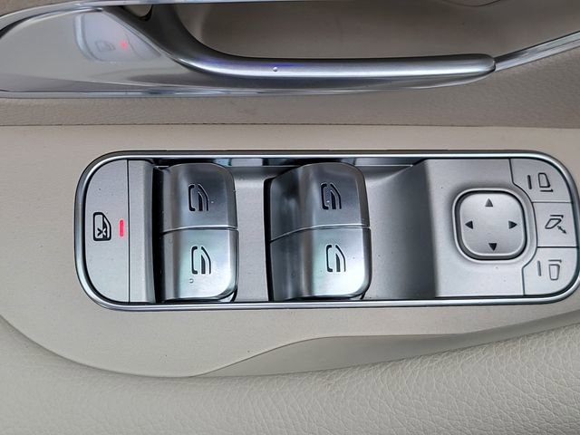 New 2025 Mercedes-Benz GLS 450 4MATIC image 17