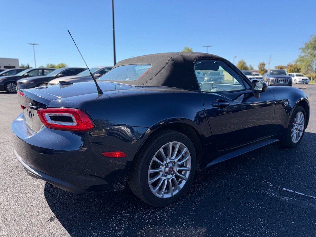 Used 2018 FIAT 124 Spider Classica w/ Technology & Siriusxm Group RWD image 7
