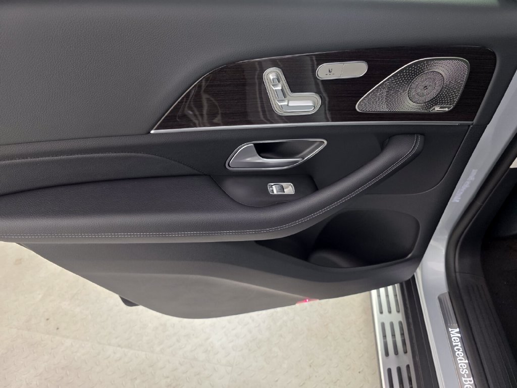 New 2026 Mercedes-Benz GLS 450 4MATIC image 12