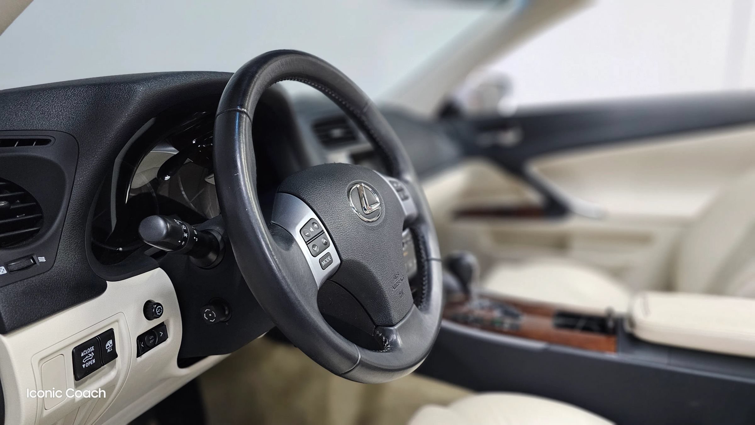 Used 2011 Lexus IS 250C RWD image 9