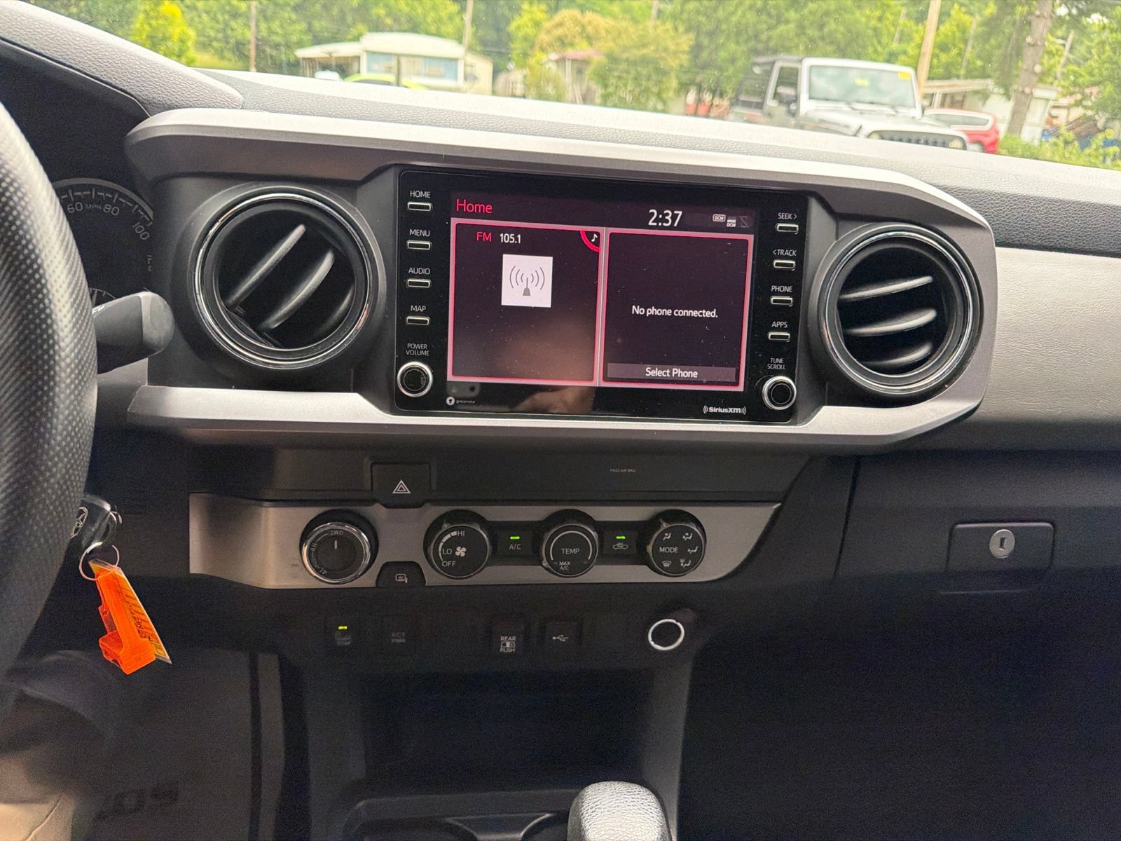 Used 2020 Toyota Tacoma SR5 w/ Technology Package AWD/4WD image 11