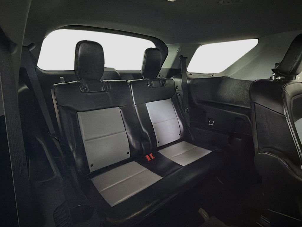 Used 2023 Ford Explorer XLT w/ Equipment Group 202A image 29