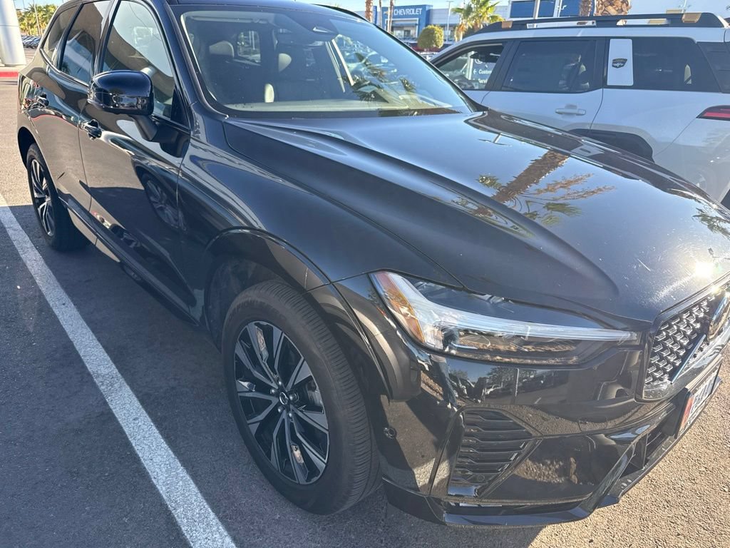 Used 2024 Volvo XC60 B5 Plus AWD/4WD image 31