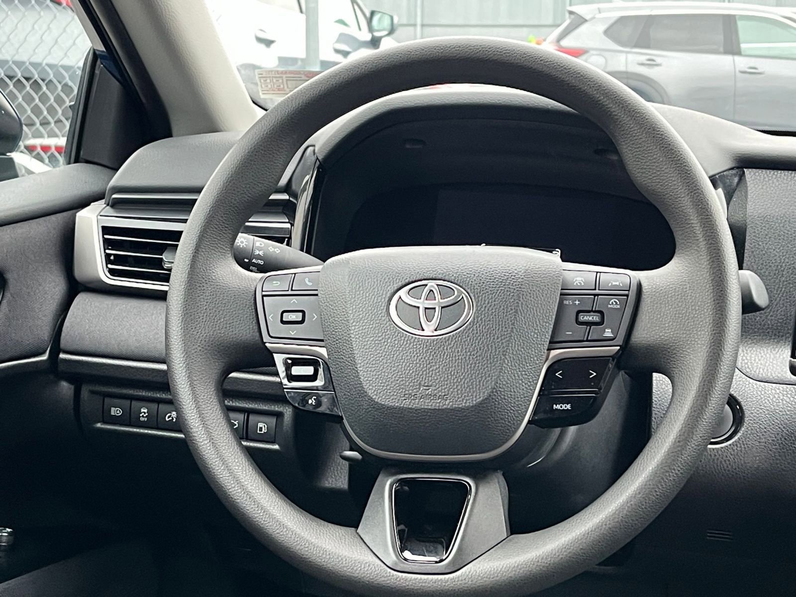 Used 2025 Toyota Camry LE image 27