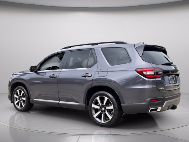 Used 2025 Honda Pilot Touring image 8