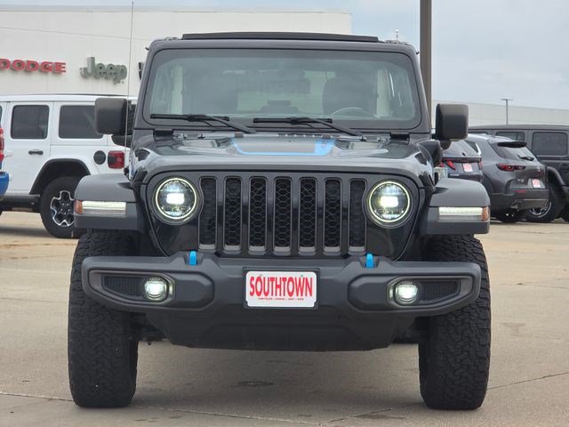 Used 2023 Jeep Wrangler Unlimited Rubicon 4xe w/ Cold Weather Group AWD/4WD video 2