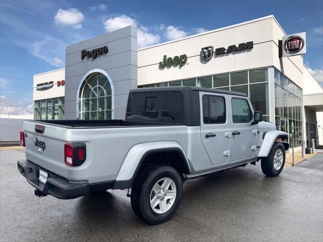 Used 2023 Jeep Gladiator Sport image 3