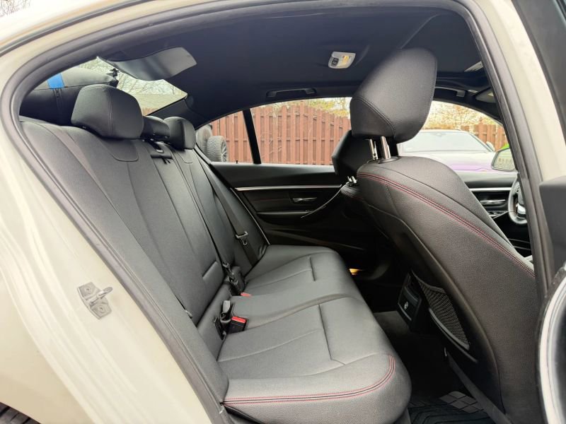 Used 2017 BMW 330i xDrive Sedan AWD/4WD image 25