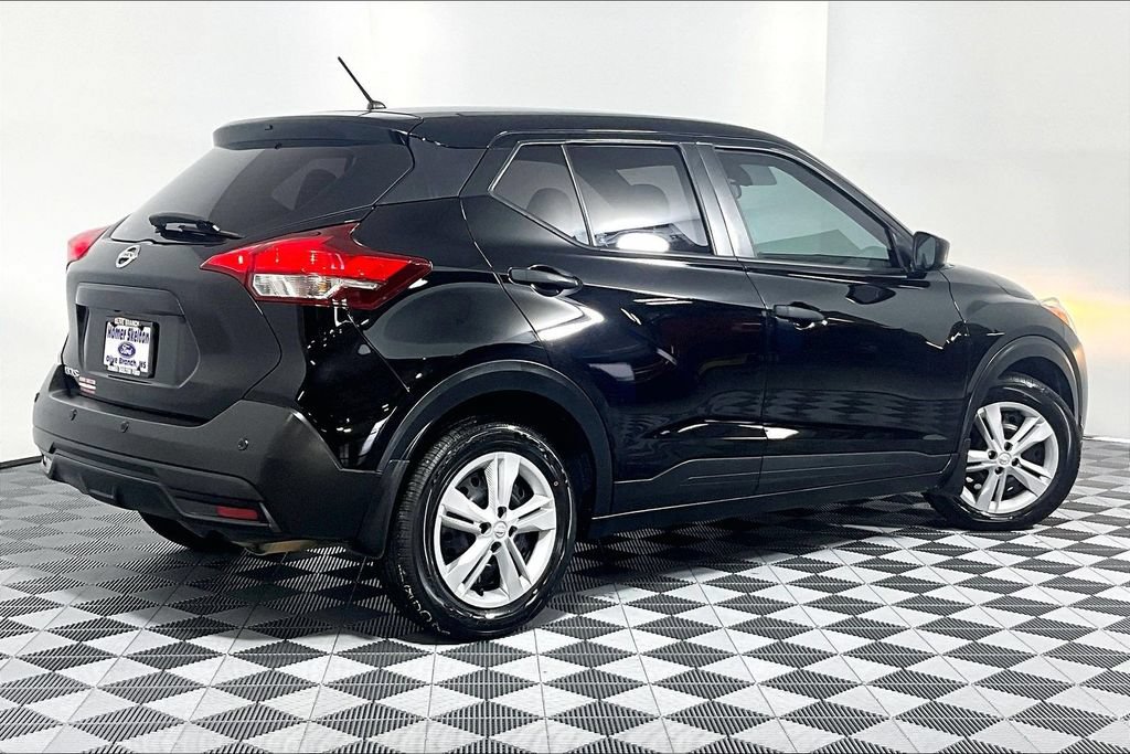 Used 2020 Nissan Kicks S FWD image 12