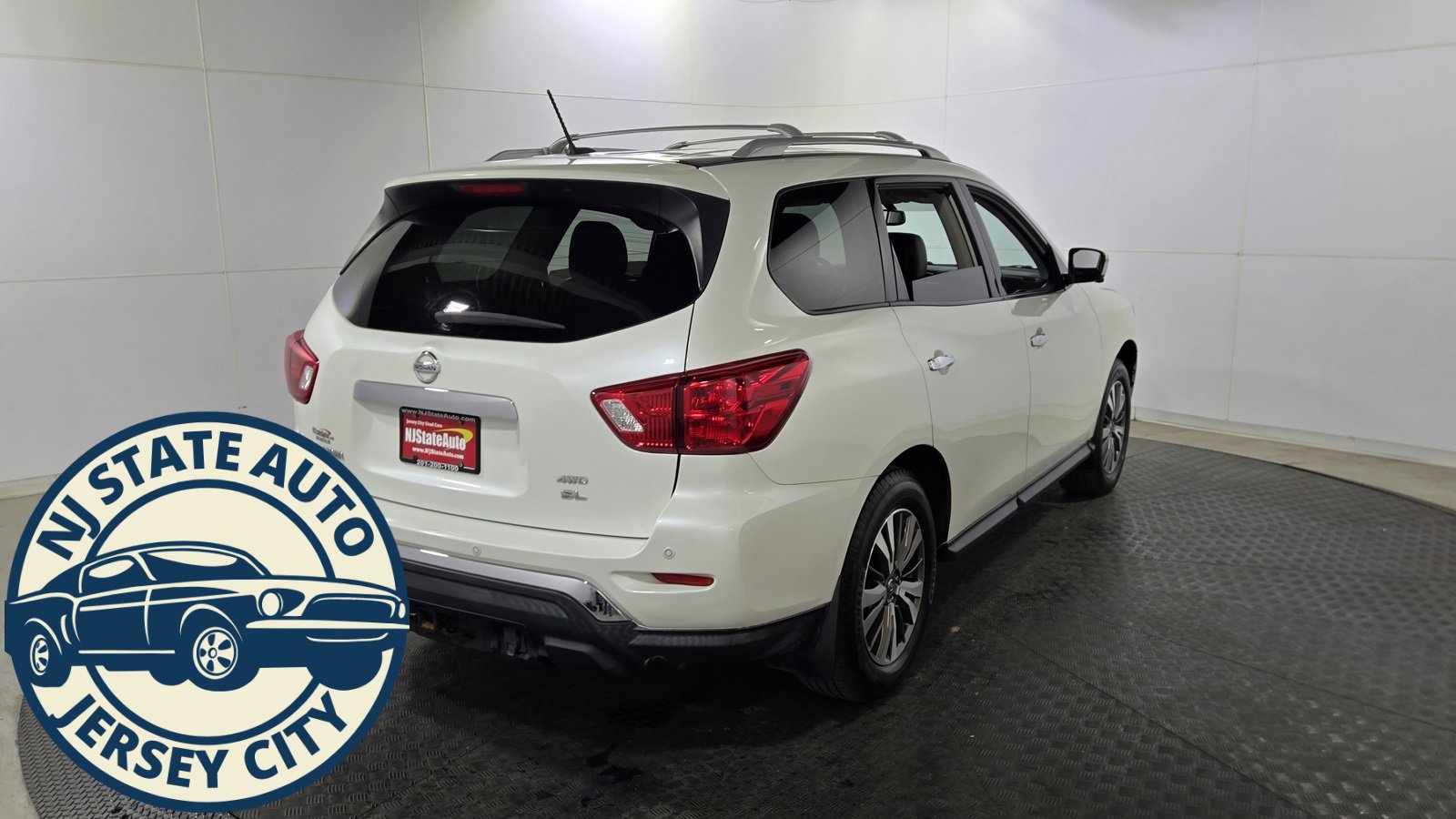 Used 2018 Nissan Pathfinder SL image 7
