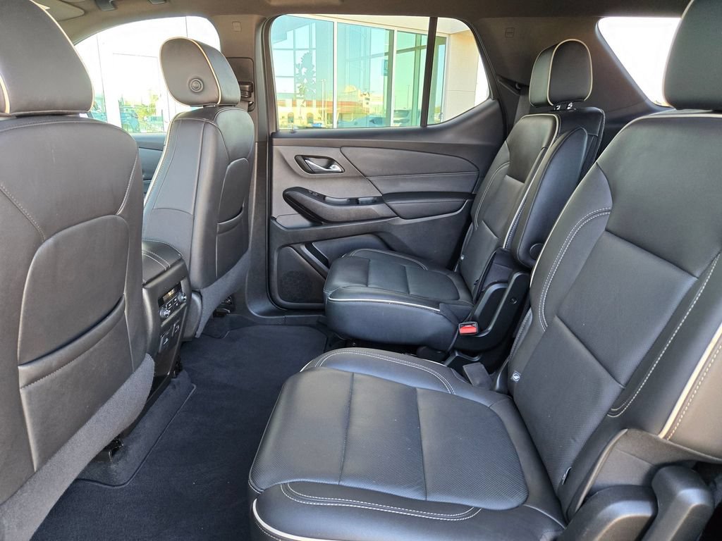 Used 2023 Chevrolet Traverse Premier FWD image 15