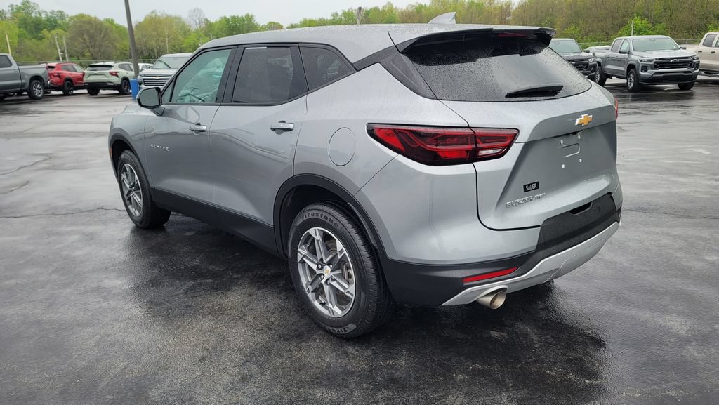 Used 2025 Chevrolet Blazer LT AWD/4WD image 9