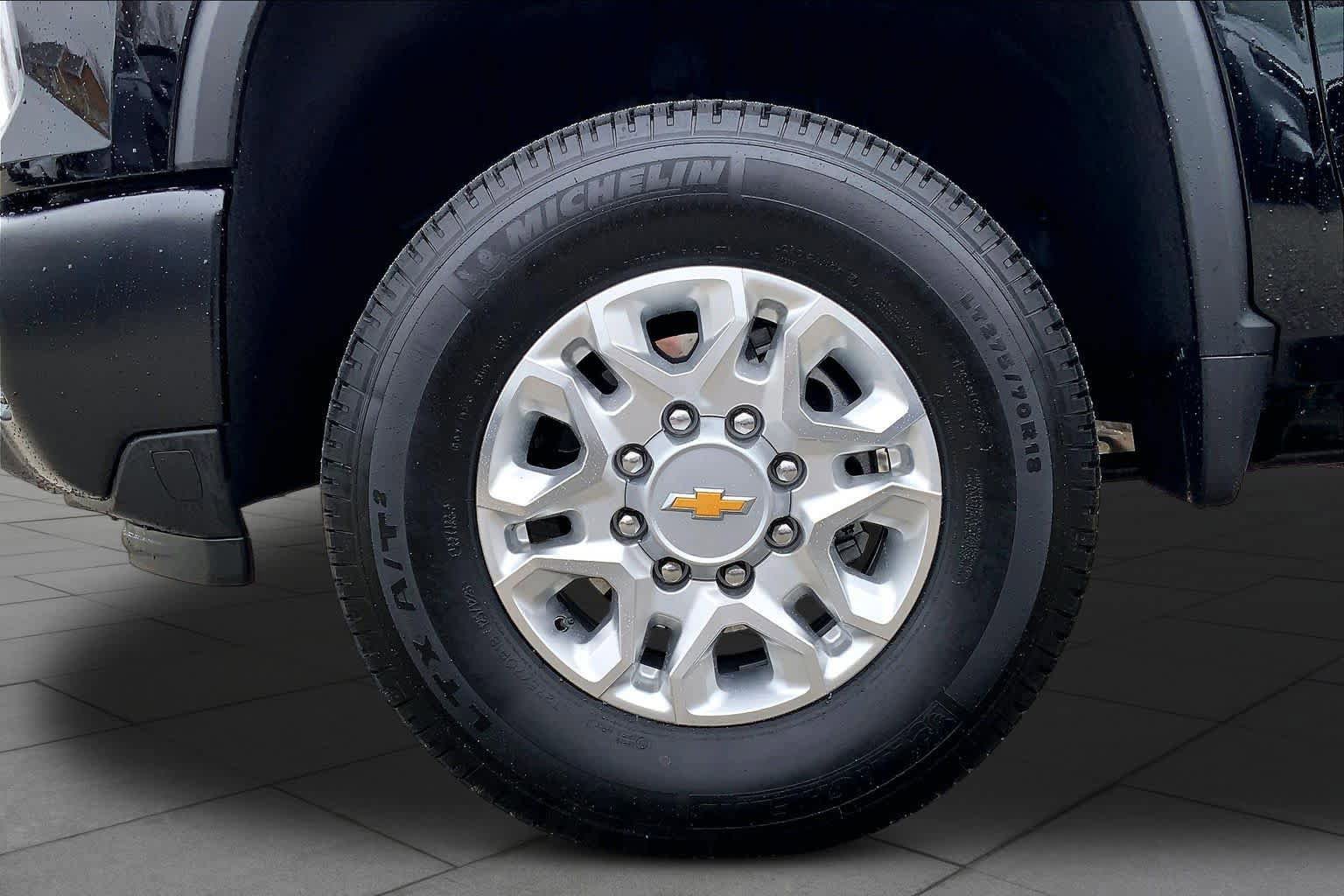Used 2025 Chevrolet Silverado 3500 W/T w/ Z71 Off-Road Package AWD/4WD image 11