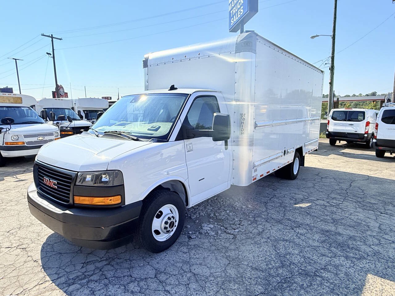 Used 2021 GMC Savana 3500 Extended RWD image 5