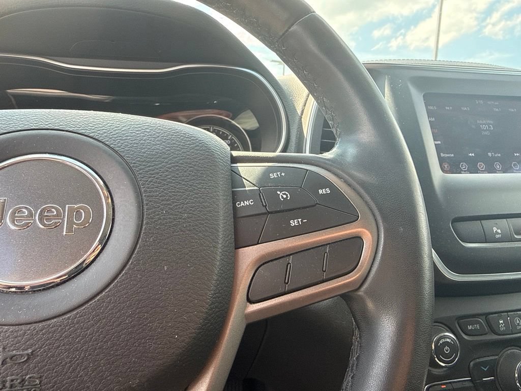 Used 2020 Jeep Cherokee Latitude Plus AWD/4WD image 8