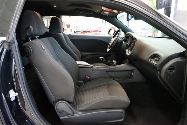 Used 2019 Dodge Challenger SXT image 39
