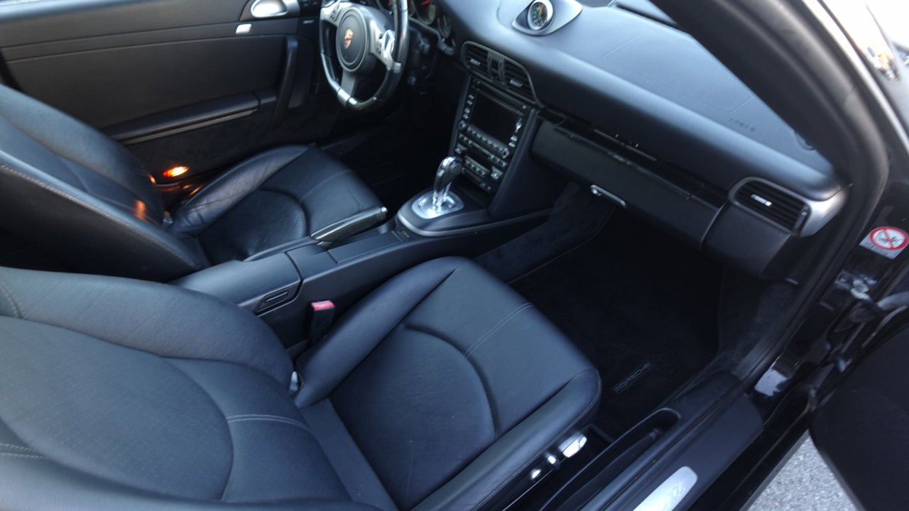 Used 2010 Porsche 911 Carrera image 10