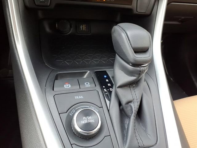 Certified 2025 Toyota RAV4 LE image 26