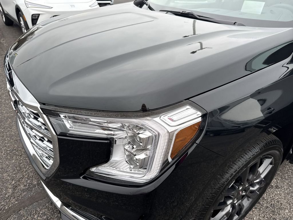 Certified 2024 GMC Terrain Denali w/ Black Diamond Edition image 37