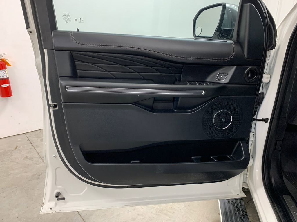 Used 2021 Ford Expedition Max Platinum image 6
