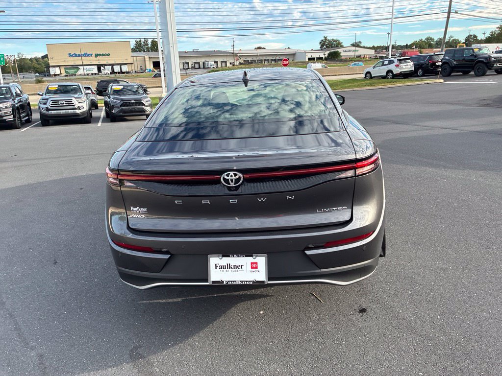 Certified 2023 Toyota Crown AWD/4WD image 11