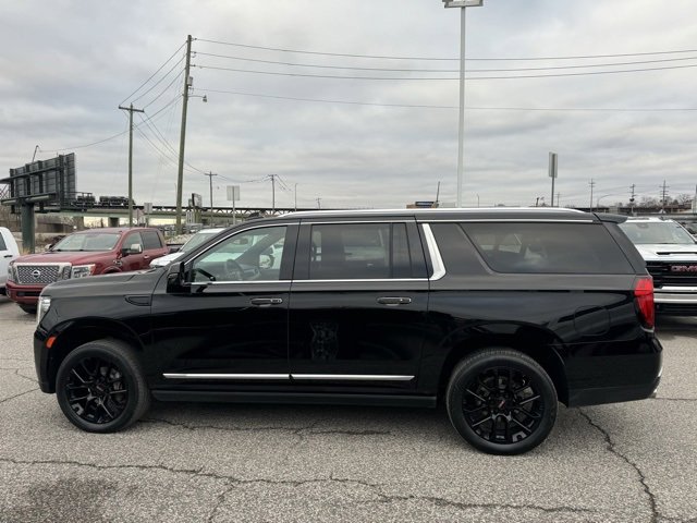Used 2023 GMC Yukon XL Denali w/ Max Trailering Package image 2