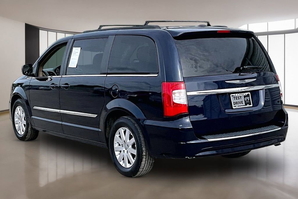 Used 2014 Chrysler Town & Country Touring FWD image 12