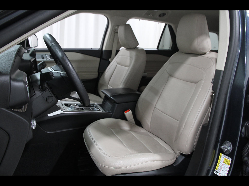 Used 2023 Ford Explorer Limited w/ Equipment Group 301A AWD/4WD image 6