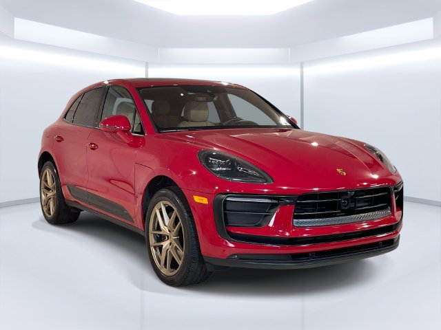 Certified 2022 Porsche Macan AWD/4WD image 9