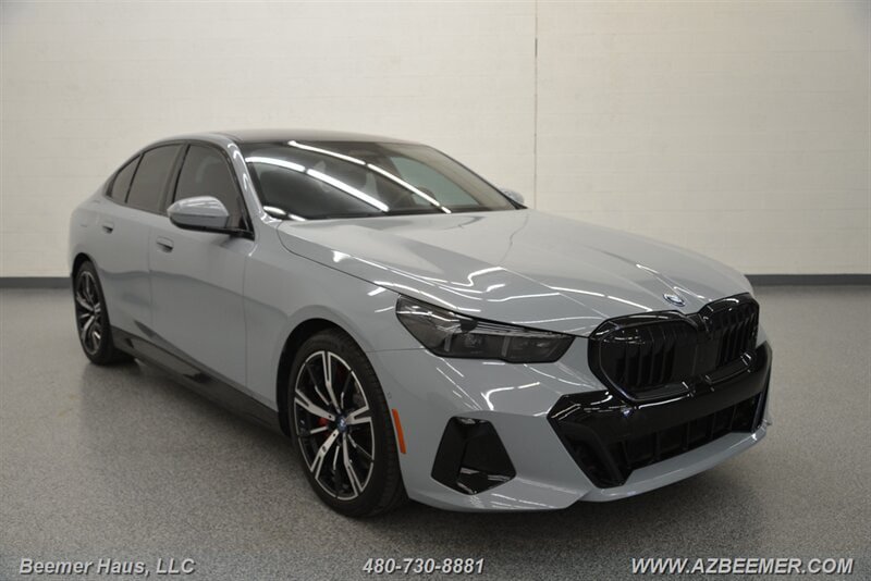 Used 2025 BMW 550e xDrive w/ Premium Package AWD/4WD image 8