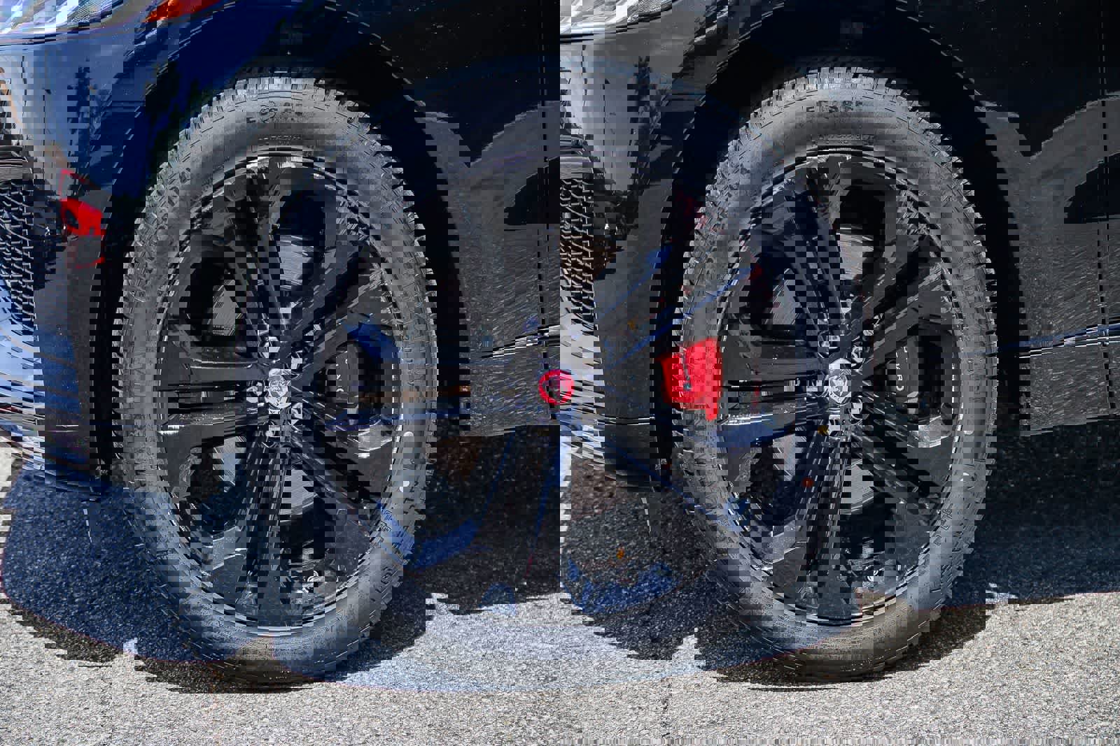 Used 2023 Jaguar F-PACE R-Dynamic S image 9