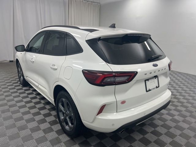 Used 2023 Ford Escape ST-Line w/ Tech Pack #1 AWD/4WD image 6
