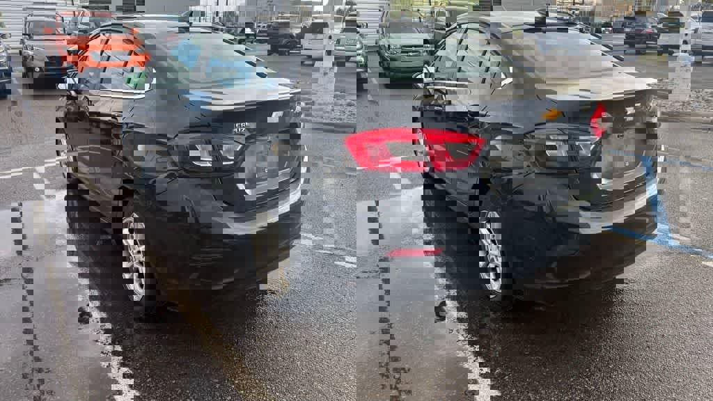 Used 2017 Chevrolet Cruze LT w/ Convenience Package FWD image 7