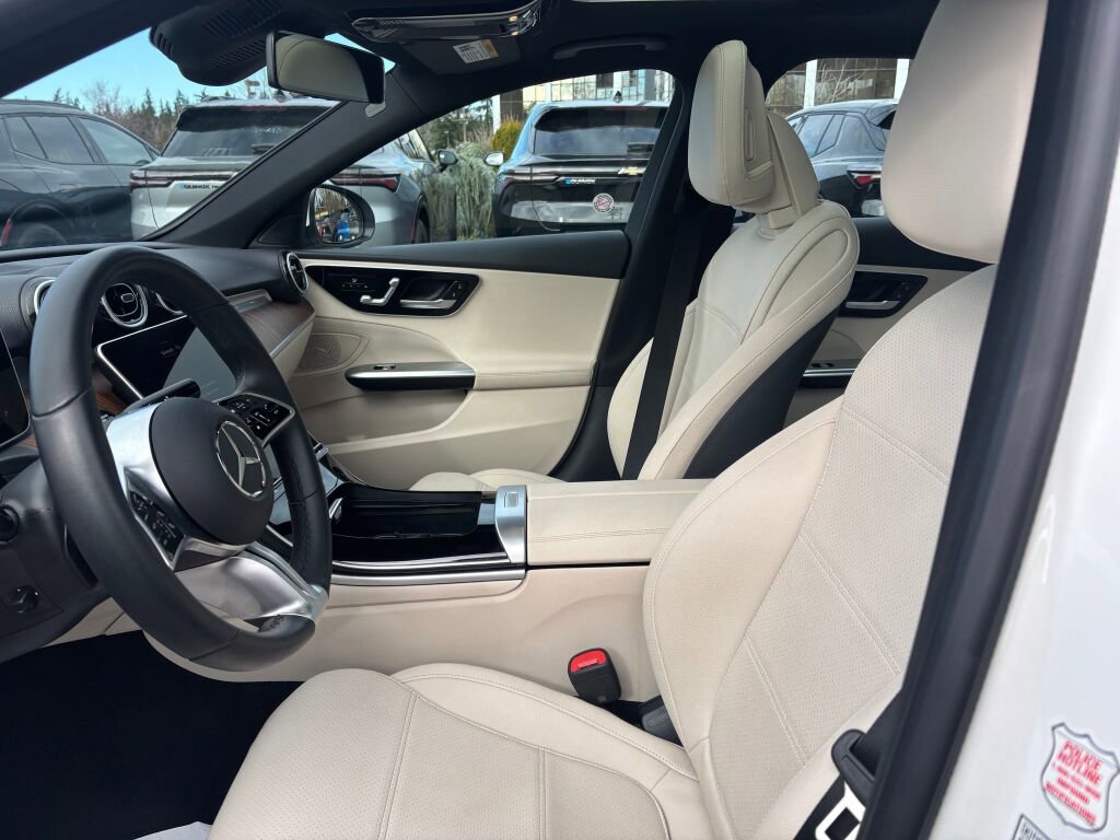 Used 2025 Mercedes-Benz C 300 4MATIC Sedan image 14