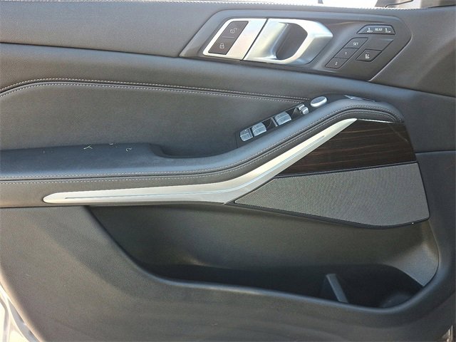 Used 2024 BMW X7 xDrive40i w/ Premium Package image 12