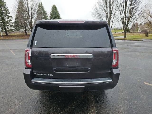 Used 2017 GMC Yukon XL Denali w/ Open Road Package image 5