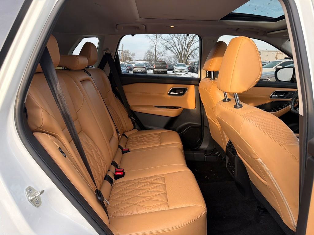 Used 2023 Nissan Rogue Platinum w/ Platinum Premium Package image 37