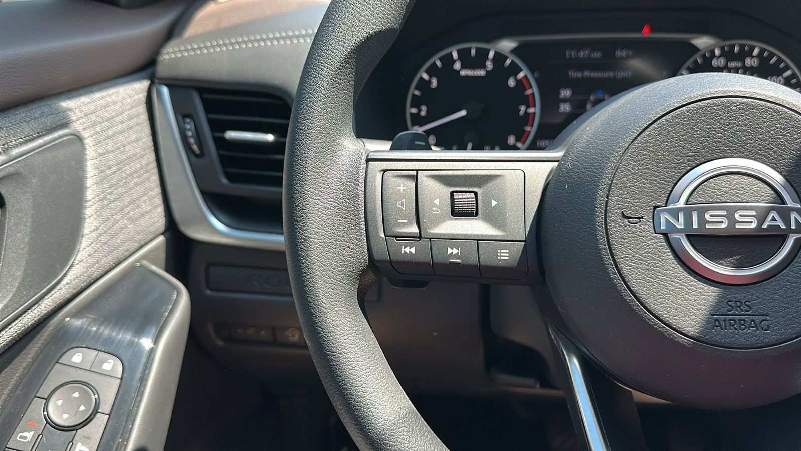 Certified 2023 Nissan Rogue S image 14