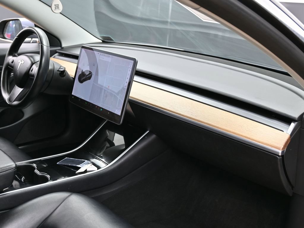 Used 2019 Tesla Model 3 Standard Range image 36
