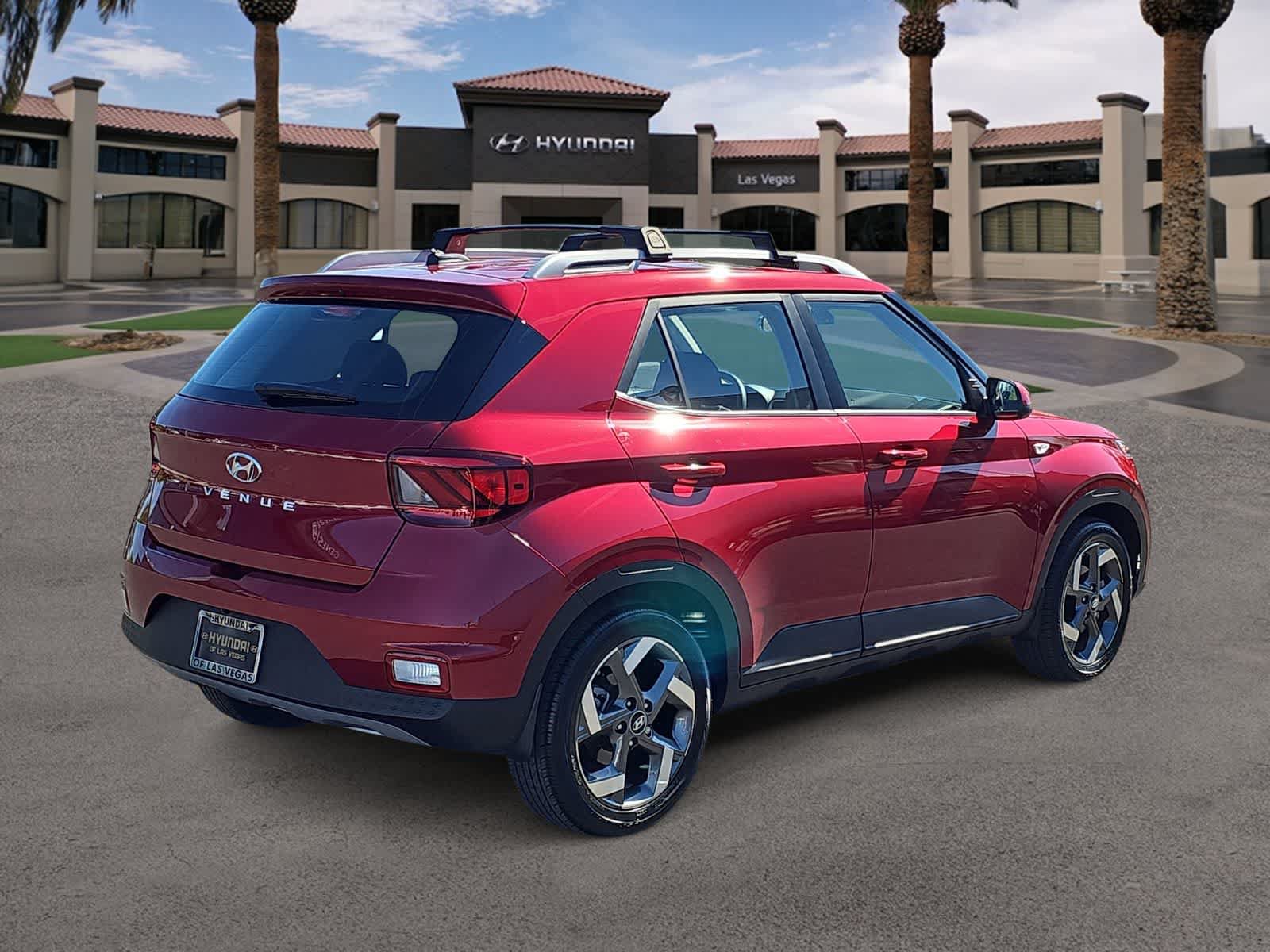 Used 2025 Hyundai Venue SEL FWD image 8
