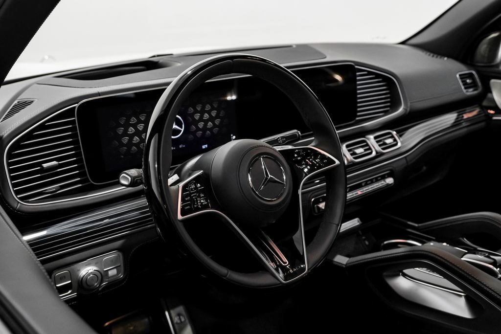 Used 2026 Mercedes-Benz Maybach GLS 600 4MATIC image 14