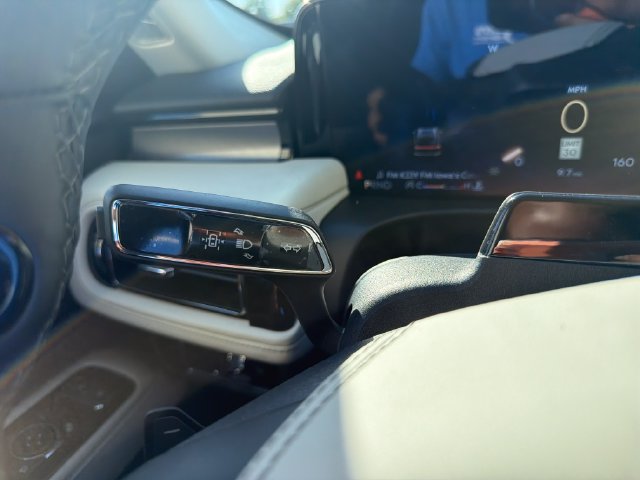 New 2027 Lincoln Aviator AWD image 27