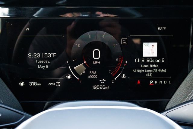 Used 2025 GMC Yukon XL Denali AWD/4WD image 19