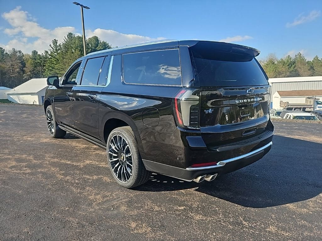 New 2026 Chevrolet Suburban High Country AWD/4WD image 3