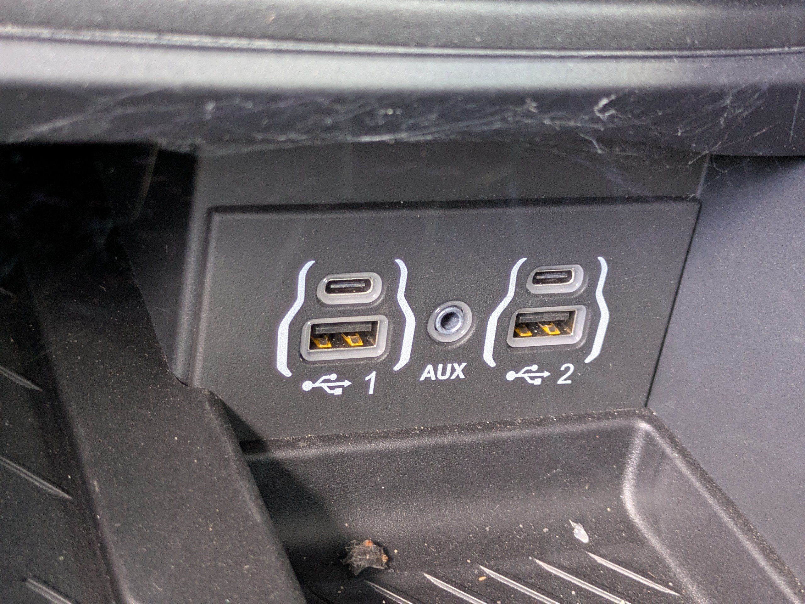 Used 2025 Chrysler Pacifica Limited FWD image 31
