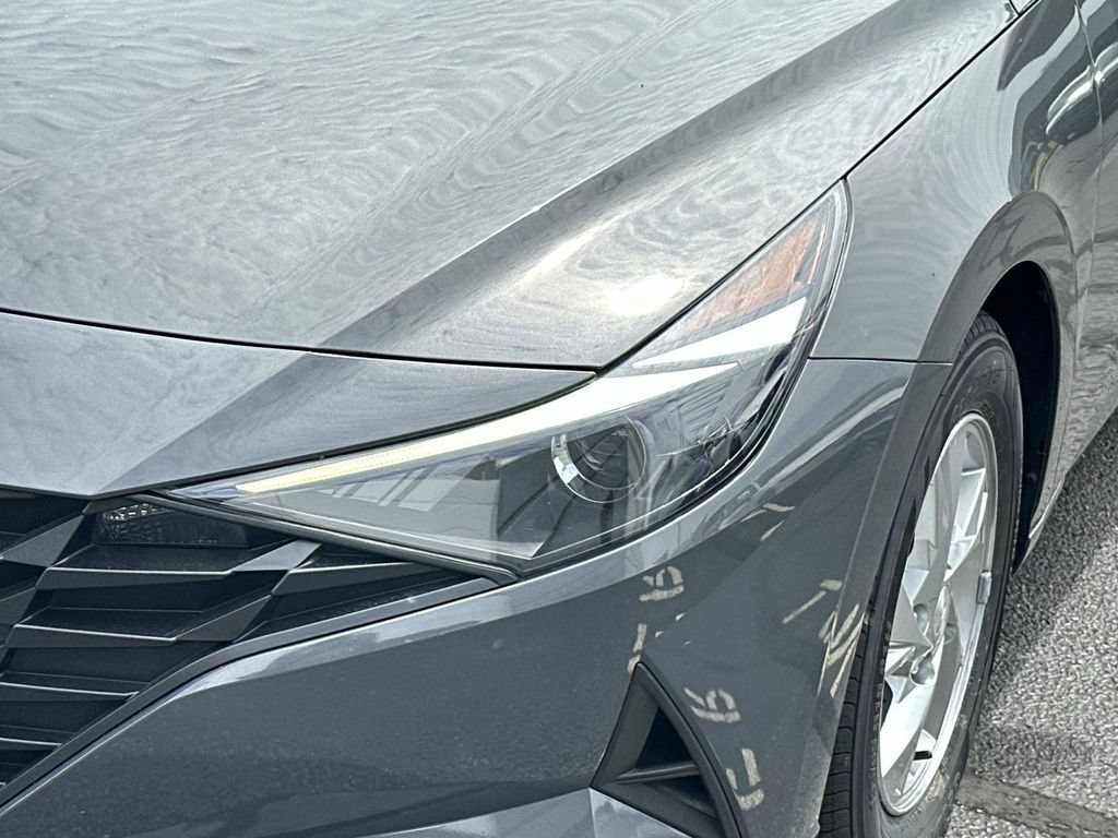 Used 2023 Hyundai Elantra SE FWD image 8