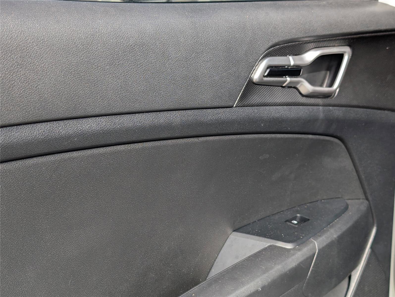 Used 2023 Kia Sportage LX image 31