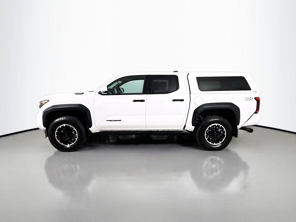 Certified 2024 Toyota Tacoma TRD Off-Road AWD/4WD image 4